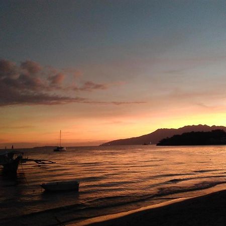 Mango'S Beachfront Resort Olongapo Kültér fotó