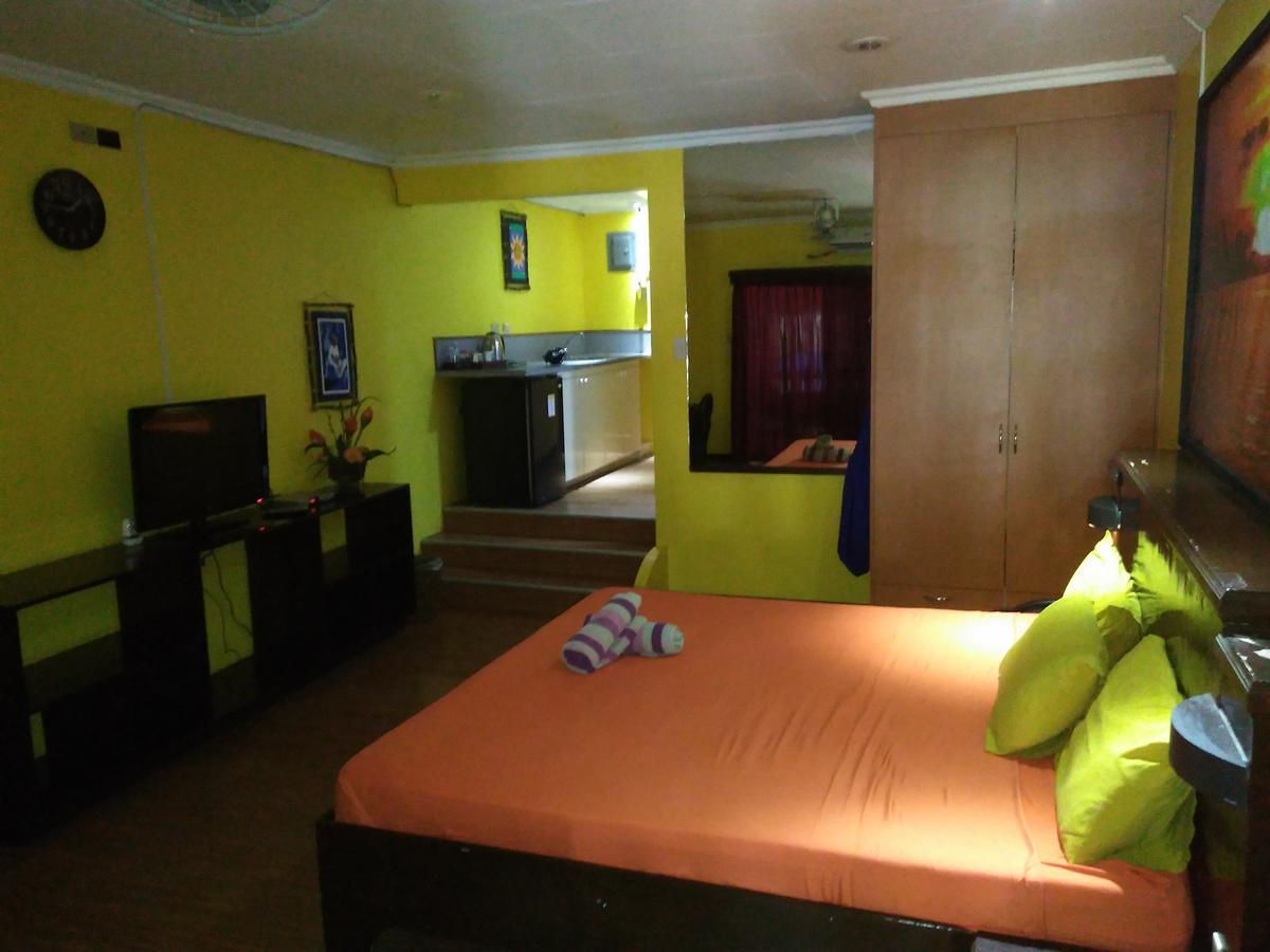 Mango'S Beachfront Resort Olongapo Kültér fotó