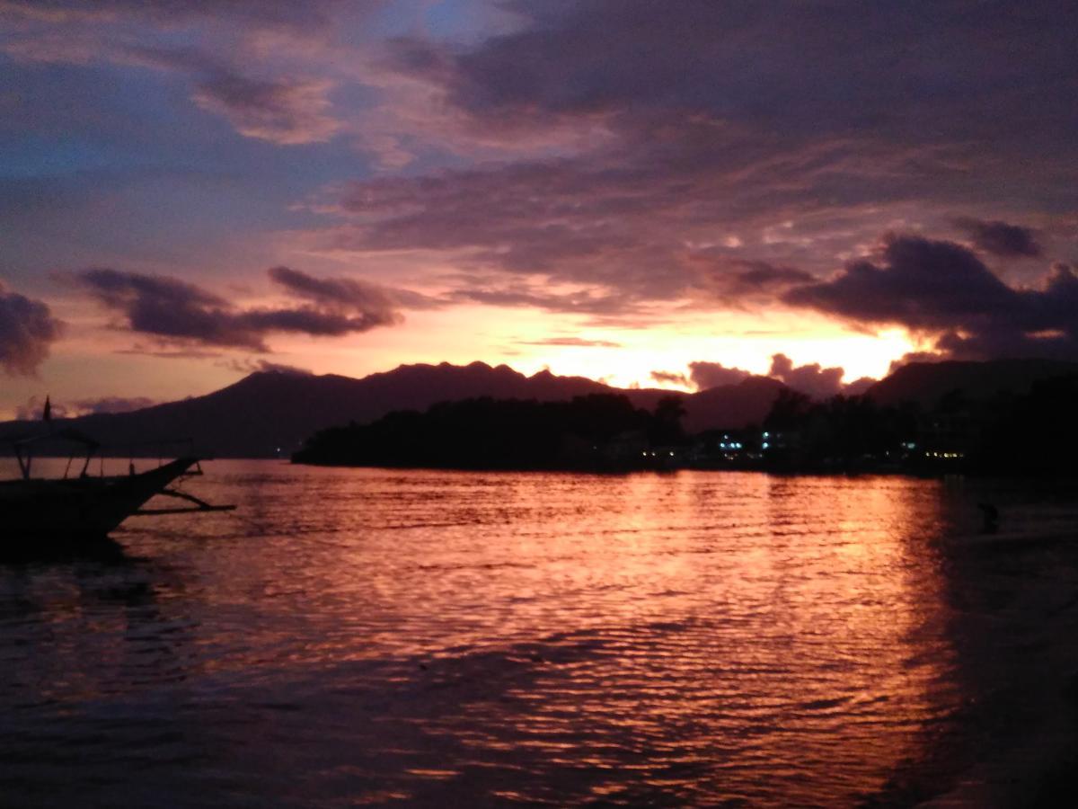 Mango'S Beachfront Resort Olongapo Kültér fotó