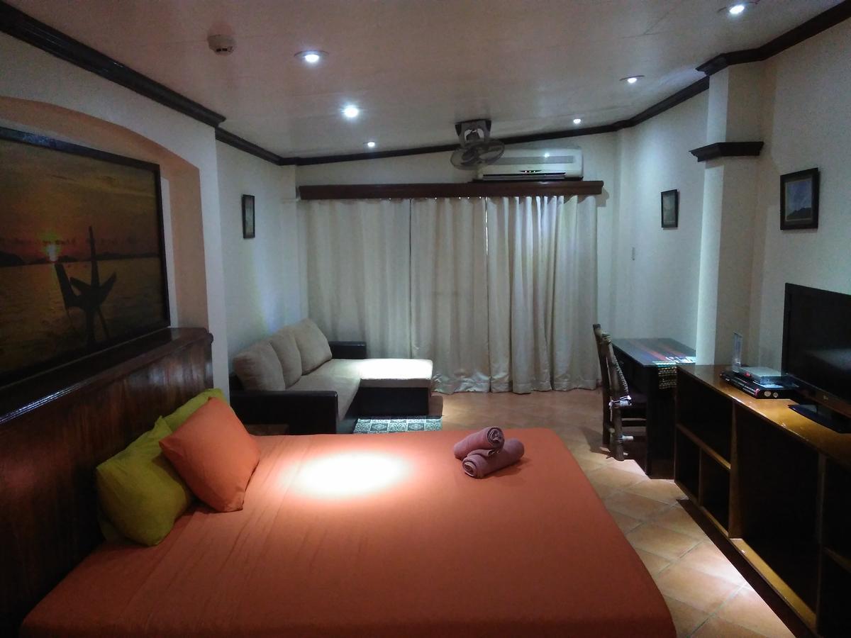 Mango'S Beachfront Resort Olongapo Kültér fotó