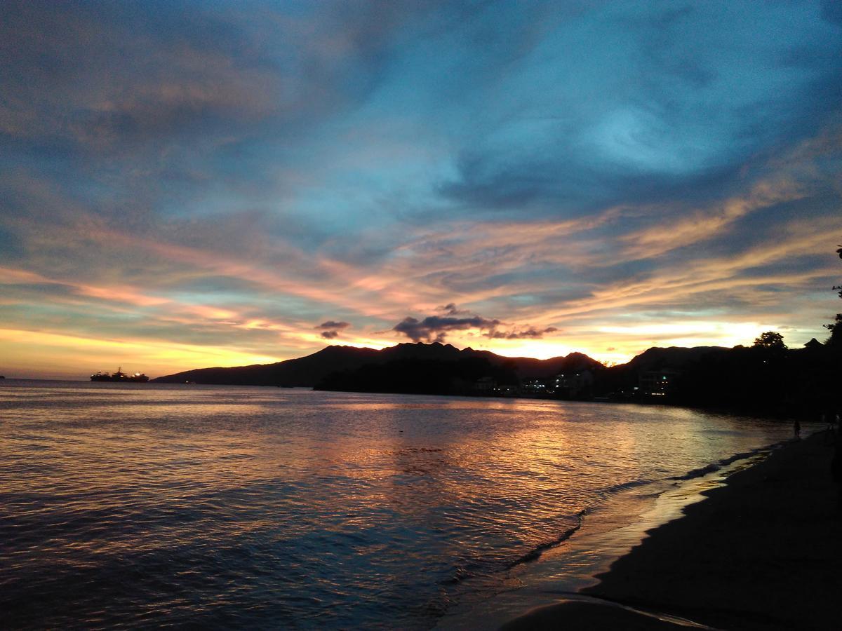 Mango'S Beachfront Resort Olongapo Kültér fotó